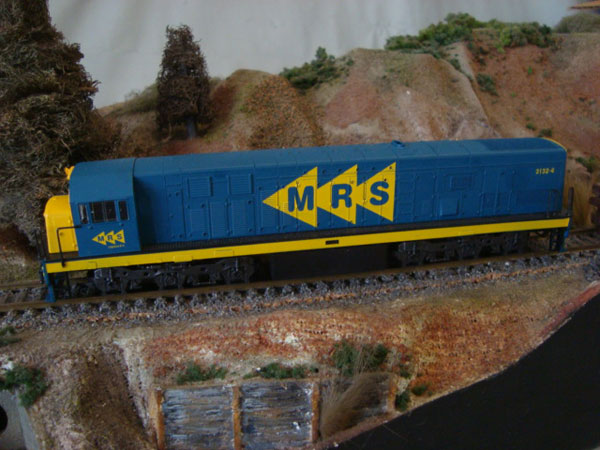 LOCOMOTIVA DIESEL U-20-C MRS ESC.: HO ESC.: 1/87