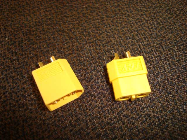 CONECTOR PLUG MACHO e FEMEA NYLON AMARELO XT60