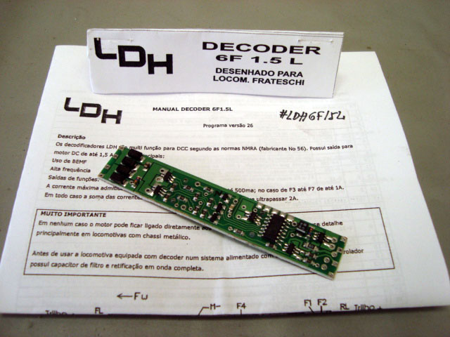 DECODIFICADOR DCC P/LOCOMOTIVAS FRATESCHI e OUTRAS C/ESPAÇO ADEQUADO DECODER