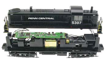 SISTEMA DE SOM DIESEL INBOARD PARA LOCOMOTIVA RS-3 ou OUTRA COMPATIVEL DC/DCC