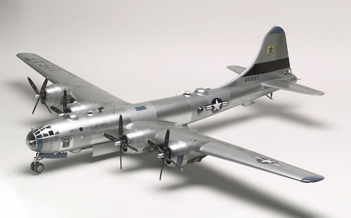 AVIÃO BOMBARDEIRO PESADO IIWW SUPER FORTALEZA VOADORA B-29 ESC.: 1/48