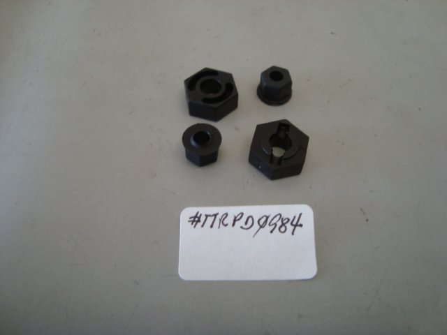 PORCA DE RODA E SEXTAVADOS DE FIXAÇÃO P/ T.TIGER TS-4N PCTE.: C/2 DE CADA