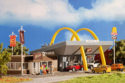 MCDONALDS RESTAURANTE C/ CAFÉ e DRIVE IN KIT ESC.: 1/87 ESC.: HO